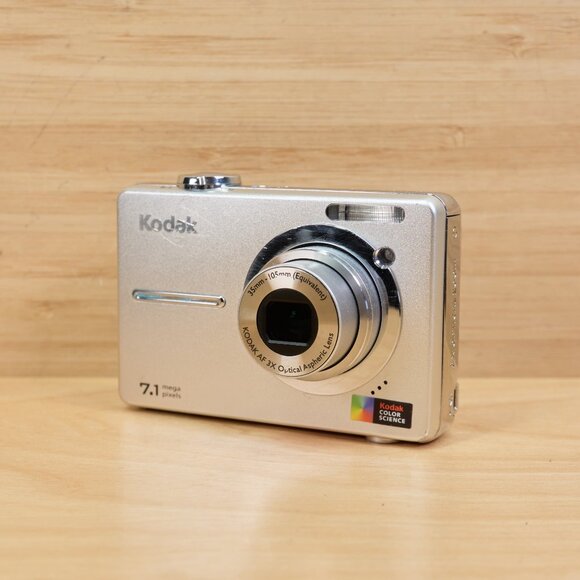 Kodak EasyShare C763 7.1MP, 3X Optical Zoom, Digital Camera (silver) - Picture 1 of 7